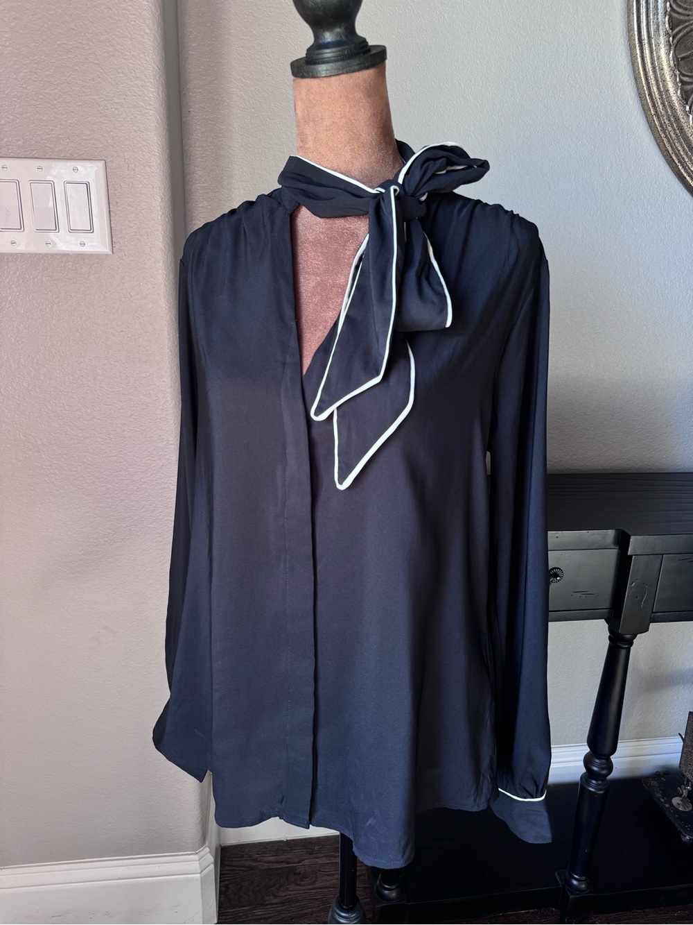 Express Relaxed Portofino Black Tie Neck Button Up Blouse Medium Career Top LS